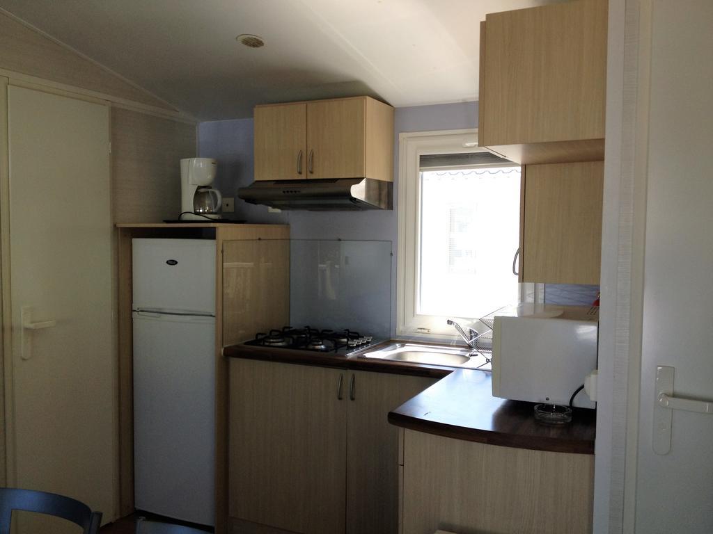 Mobil Home De Patricia Et Franck Narbonne-Plage Exteriör bild